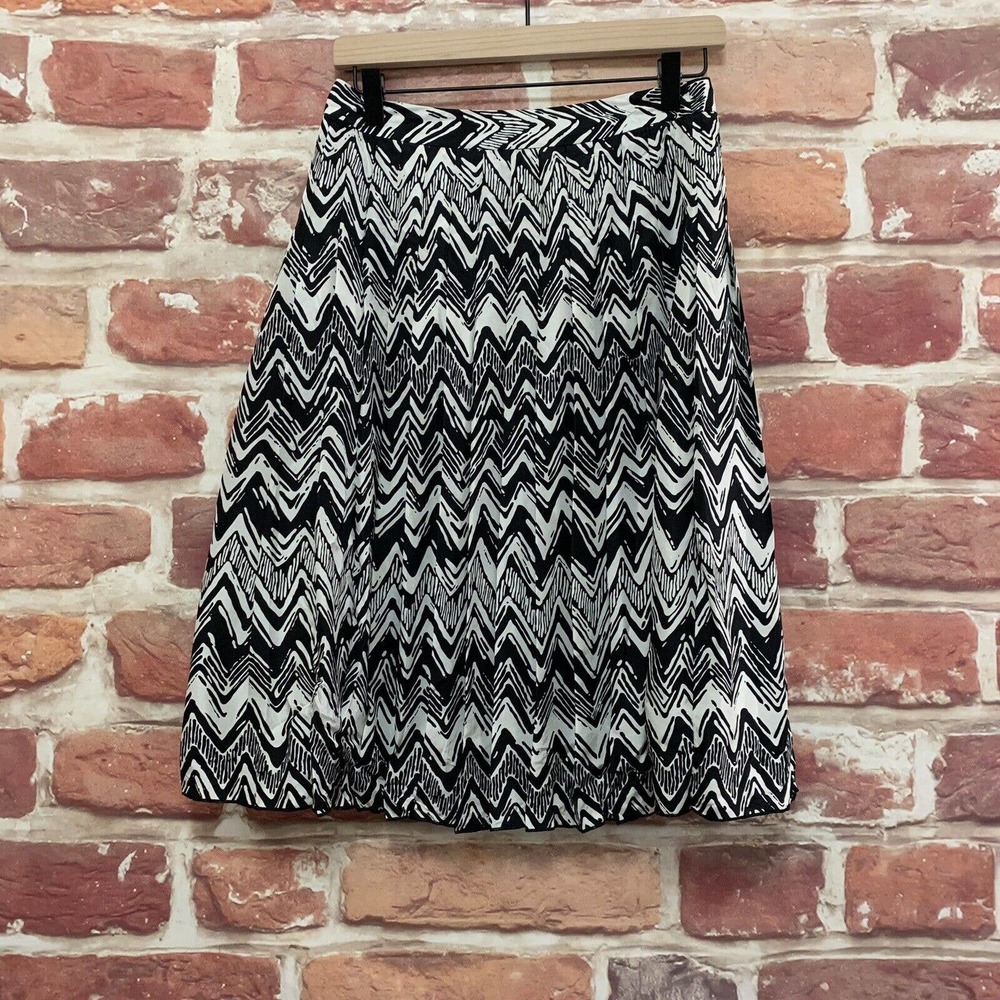 Vintage Talbots Skirt Women's Size 4 Black White 100% Silk Herringbone Abstract